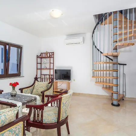 Apartamento In With Wifi Jurandvor