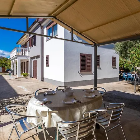 1 Bedroom Beautiful In Jurandvor